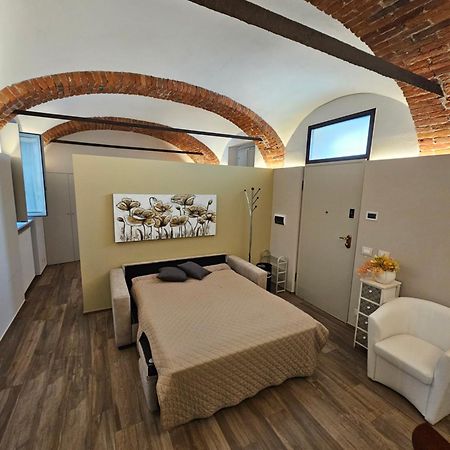 Bilocale In Centro Storico! Appartement Alba  Buitenkant foto