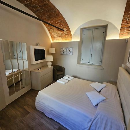 Bilocale In Centro Storico! Appartement Alba  Buitenkant foto