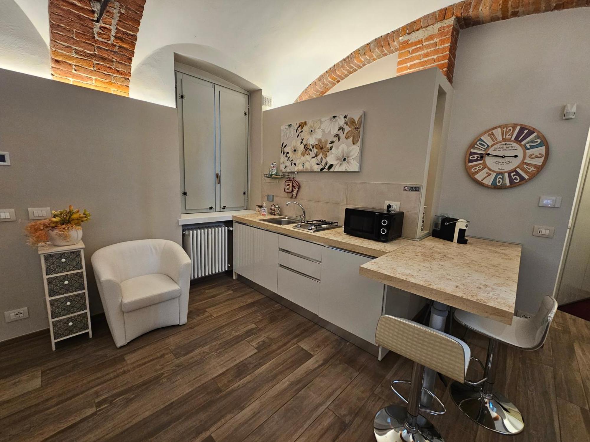 Bilocale In Centro Storico! Appartement Alba  Buitenkant foto