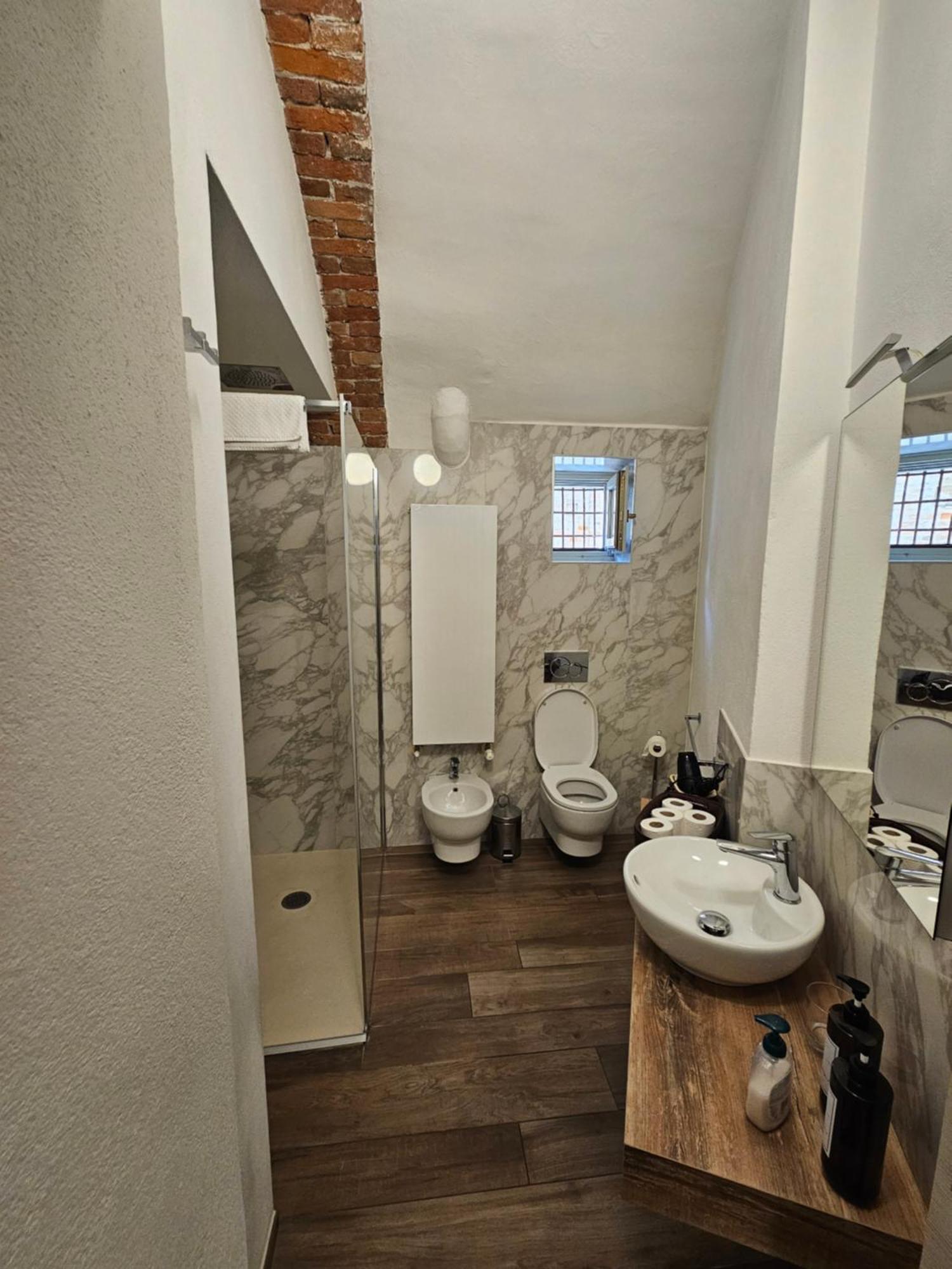 Bilocale In Centro Storico! Appartement Alba  Buitenkant foto