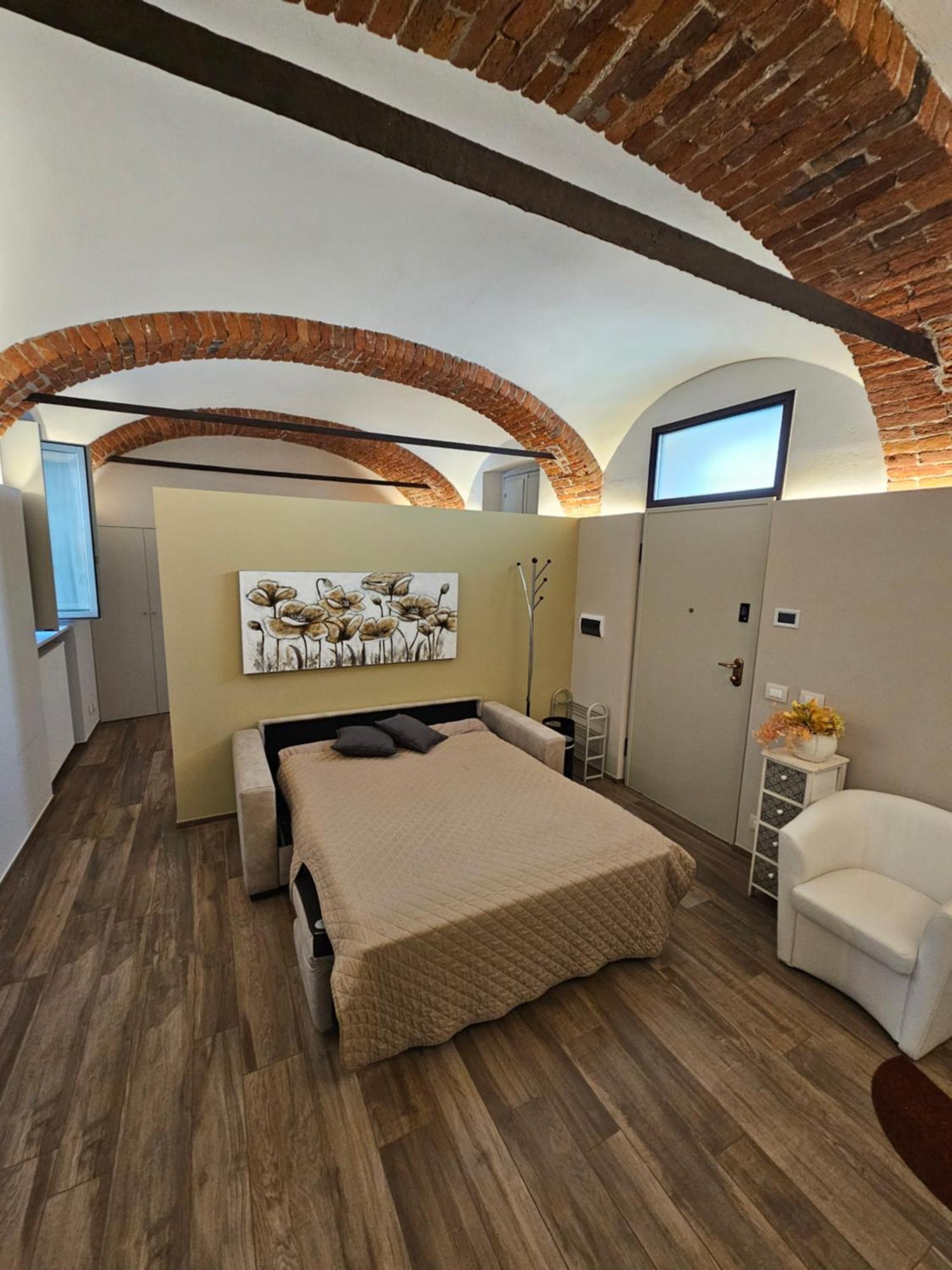 Bilocale In Centro Storico! Appartement Alba  Buitenkant foto