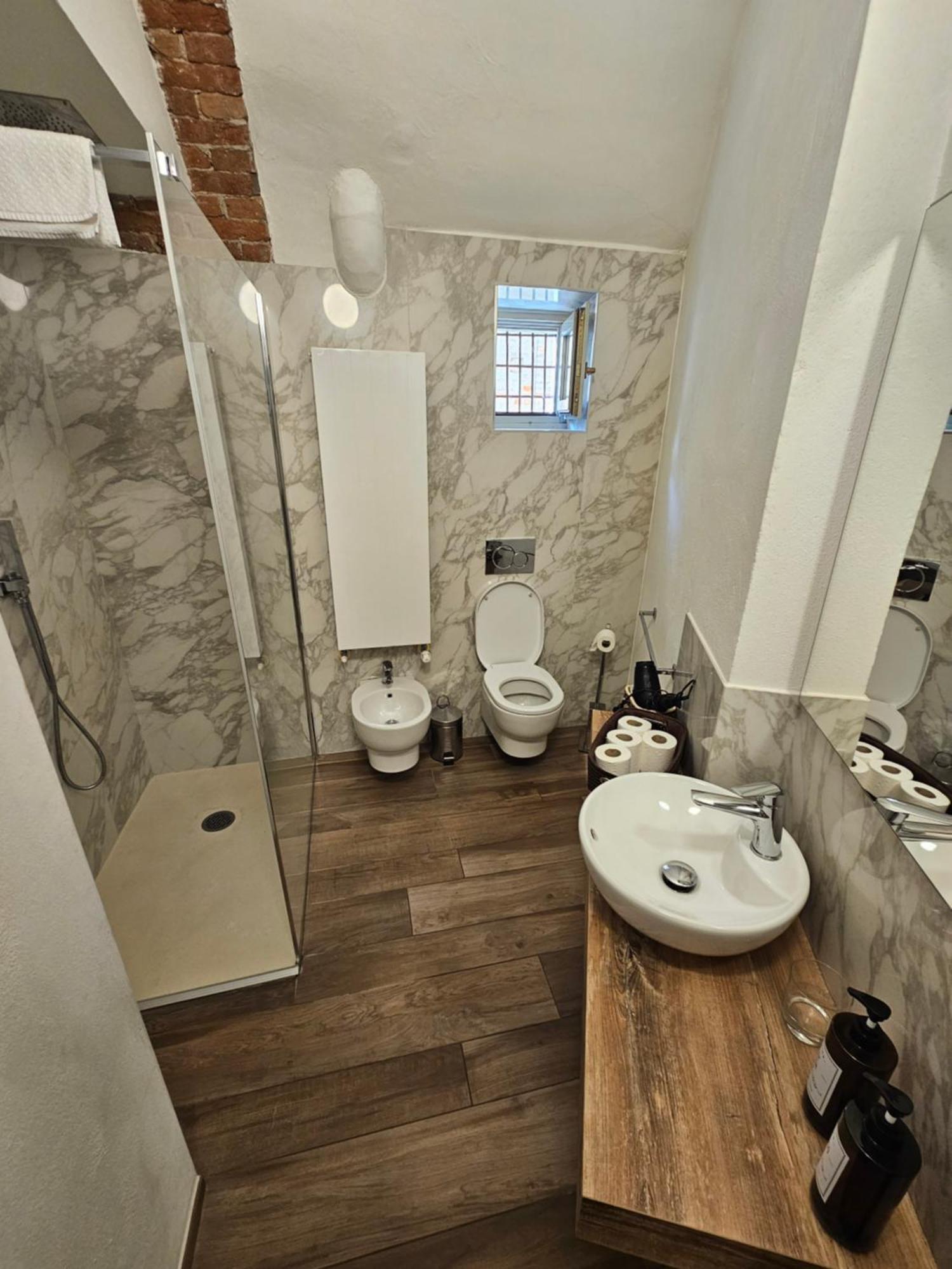 Bilocale In Centro Storico! Appartement Alba  Buitenkant foto