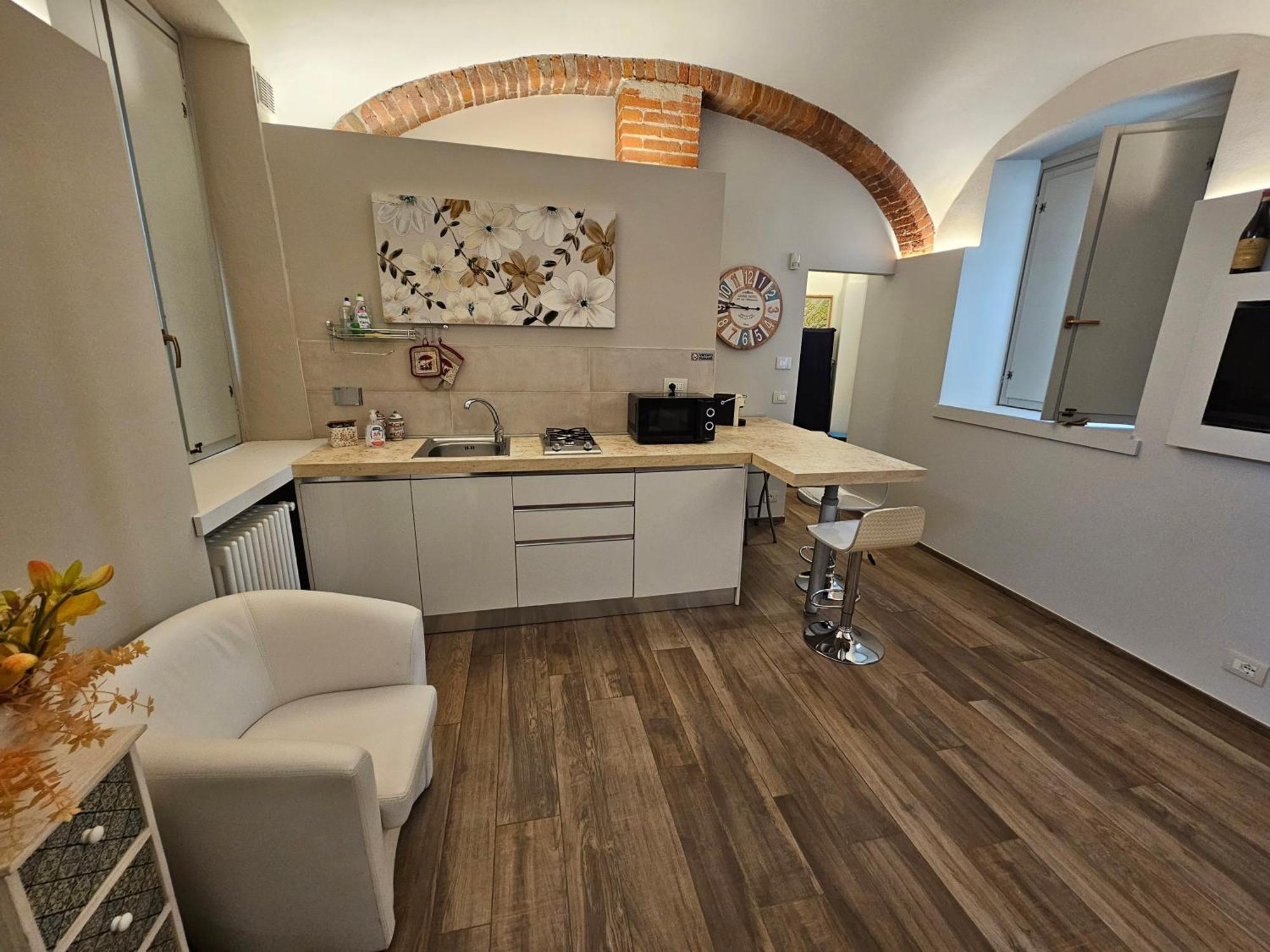 Bilocale In Centro Storico! Appartement Alba  Buitenkant foto